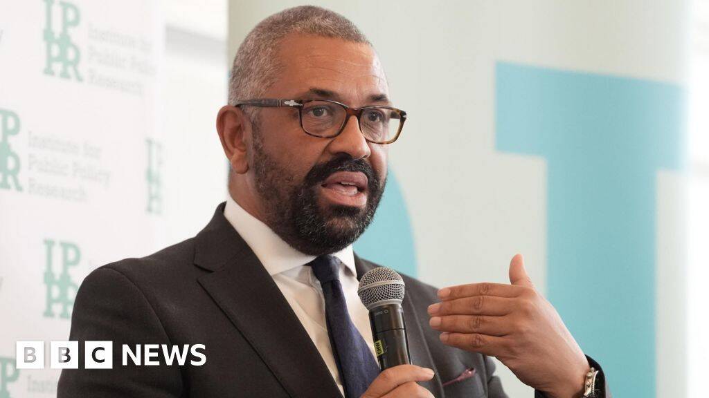 Cleverly quits shadow cabinet to run for London mayor
