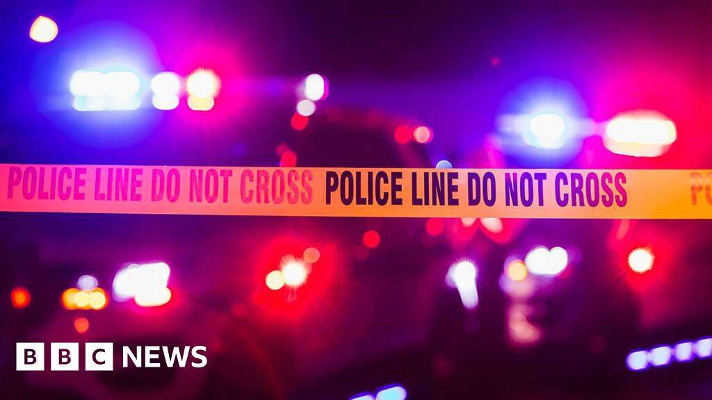 Six people killed in Iowa domestic dispute, police say