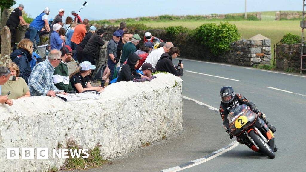 Rider dies following crash on Pre-TT classic race