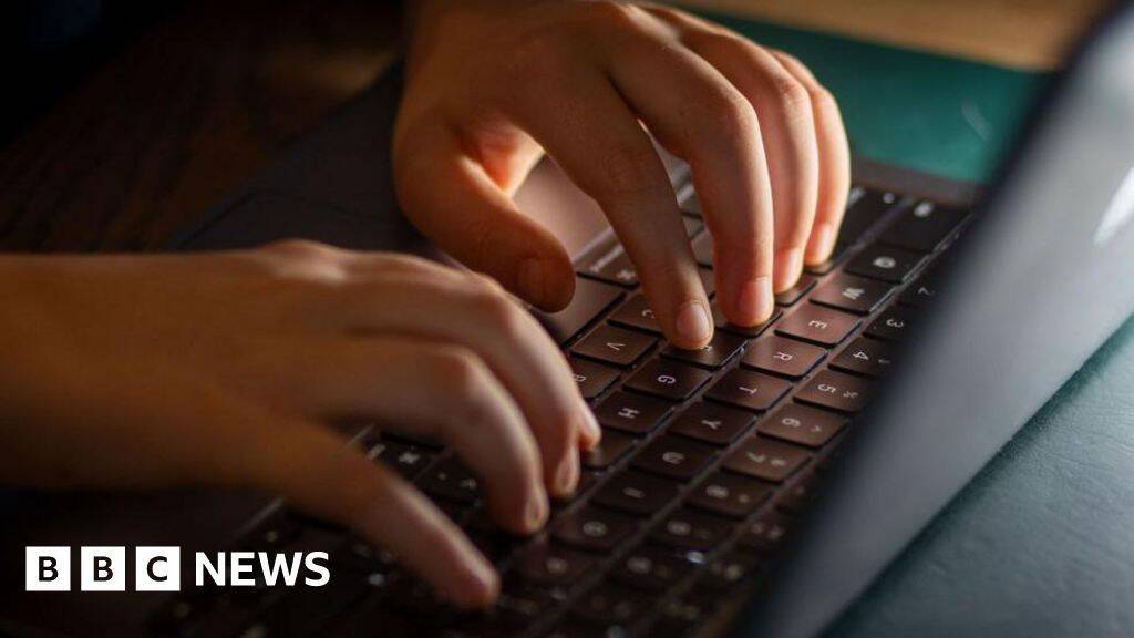 Trial starts of man accused of inciting teenagers to harm themselves online
