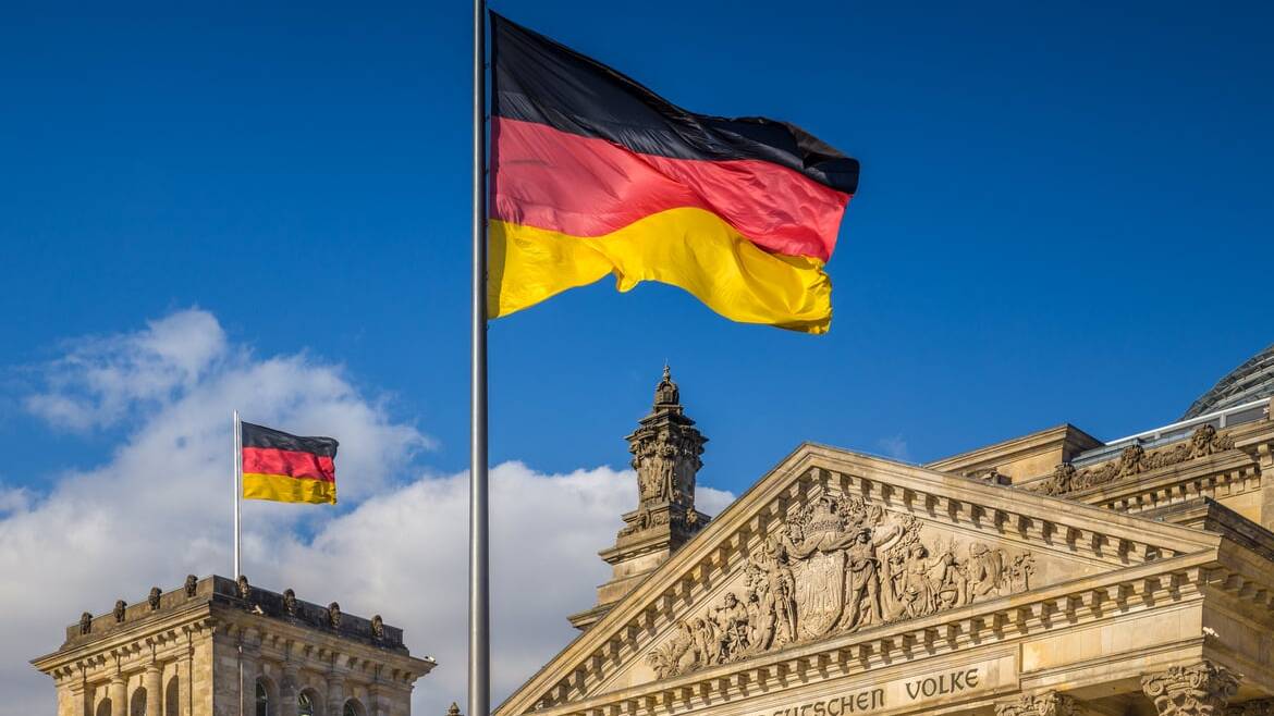 German lawmaker faces criticism over use of surrogate mother