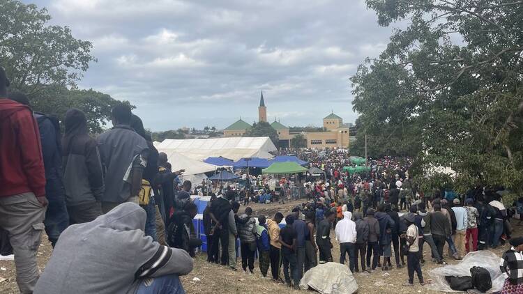 200 refugees, legally in SA, forced to join thousands camping outside Sherwood Hall