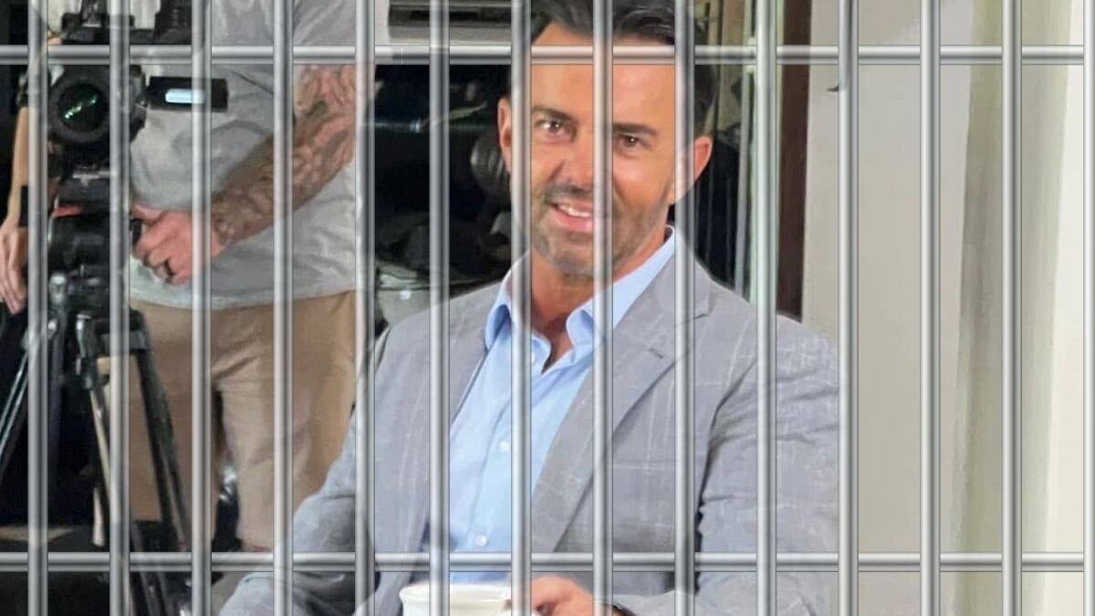 Peet Viljoen returns to South Africa &ndash; arrested at airport