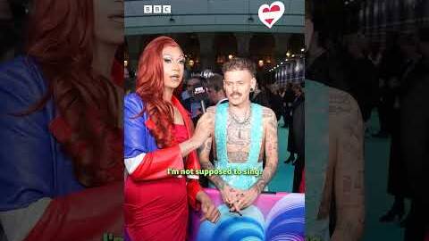 Tia Kofi takes on the Eurovision 2026 turquoise carpet