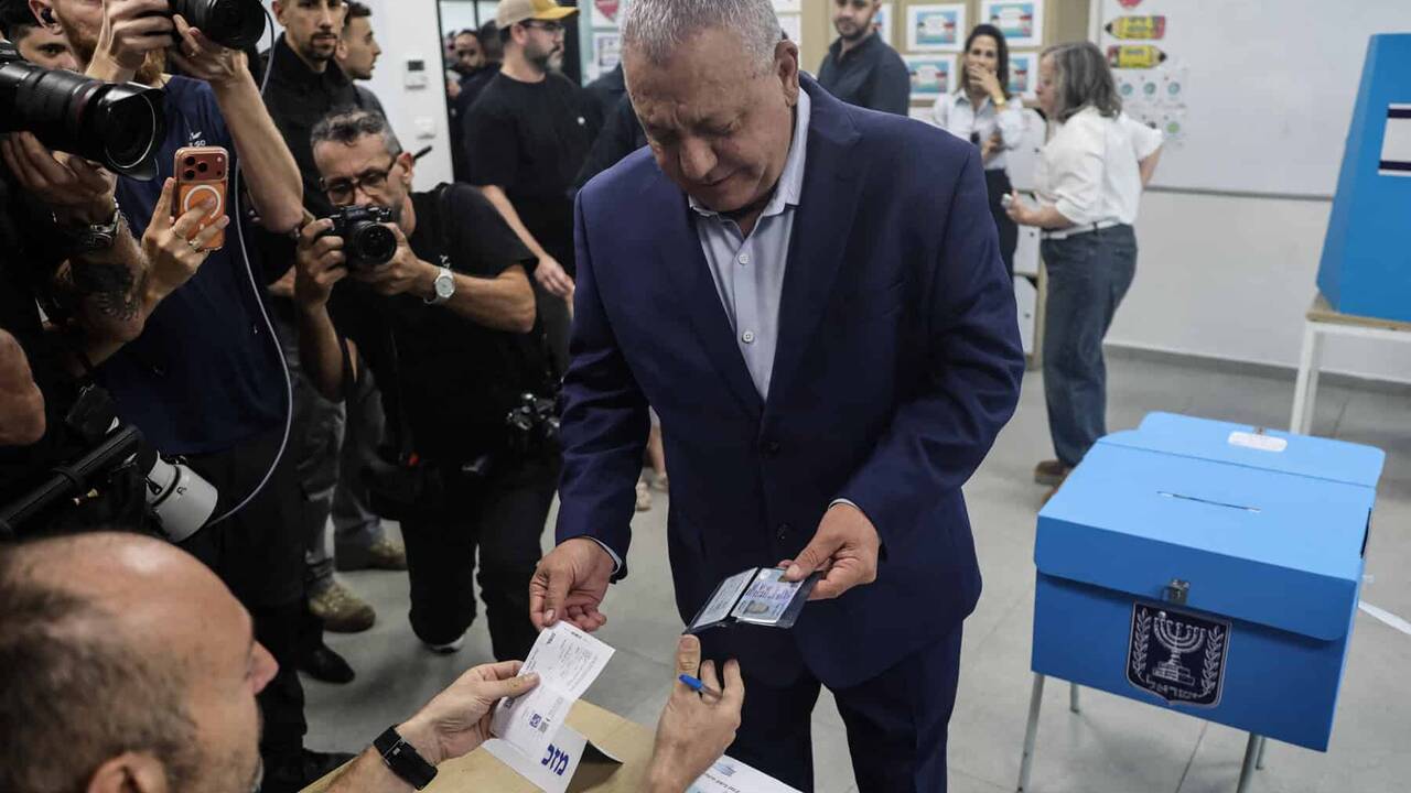 High election turnout as Israeli voters deliver verdict on Netanyahu