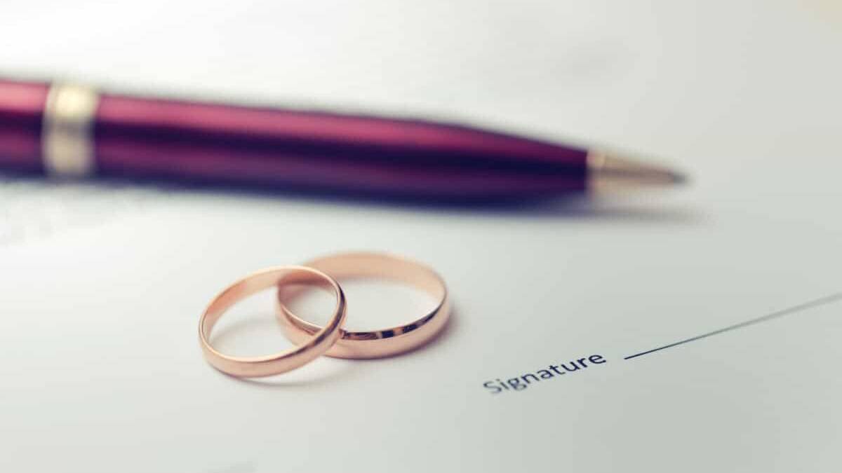 US charges 11 over Chinese fake marriage scheme