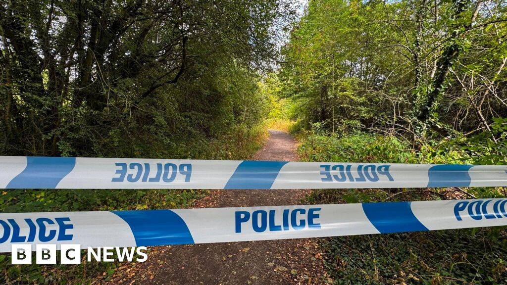 Murder inquiry after man bitten by dog dies