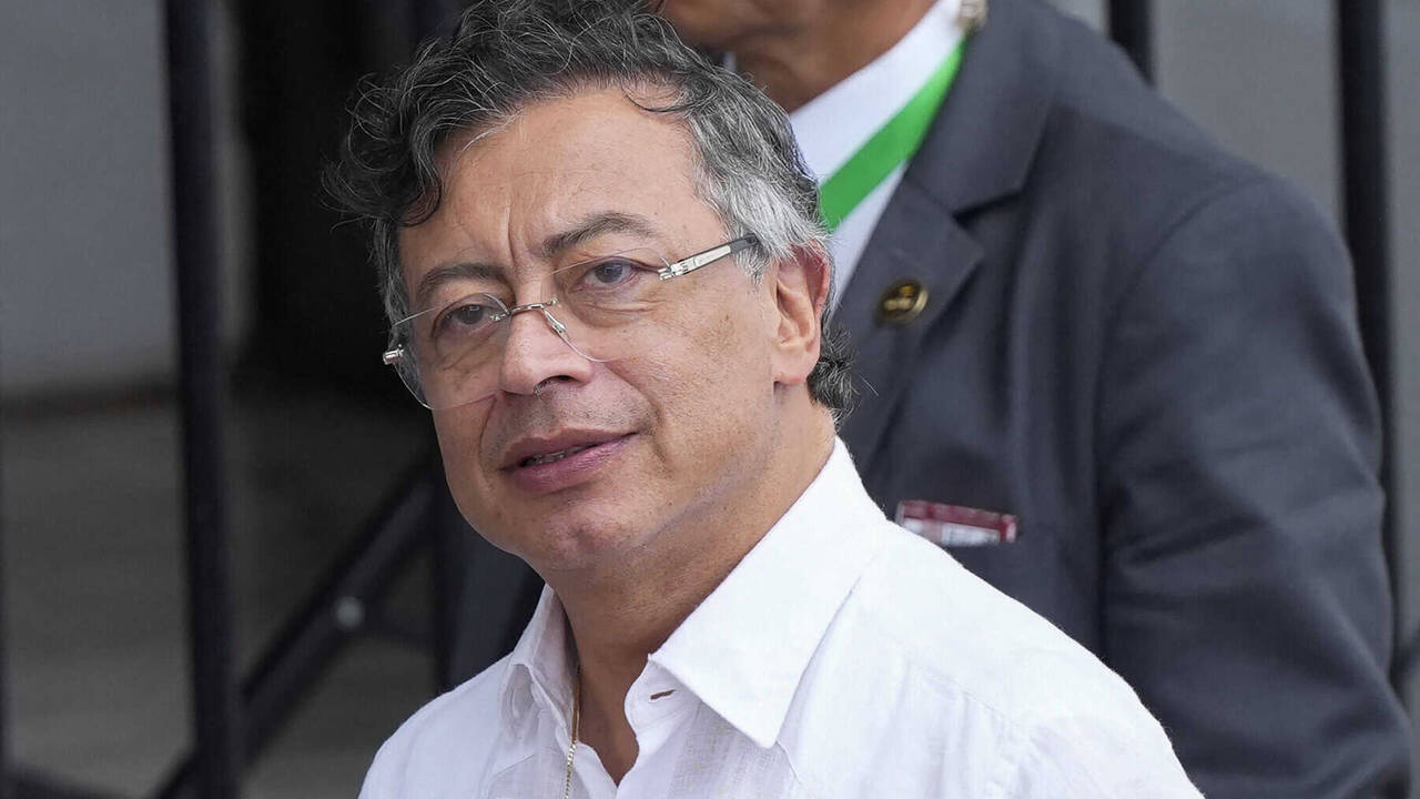 Jesus &lsquo;made love&rsquo;: Colombian president irks Christians with steamy claim
