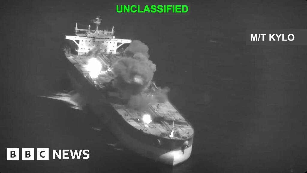 US hits three Iranian oil tankers after saying its warships were targeted