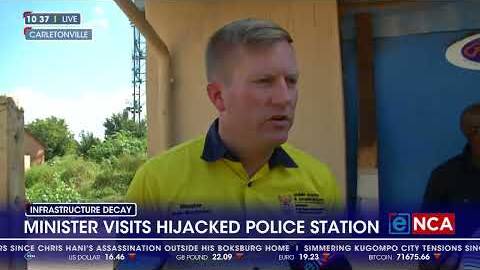 Minister visits hijacked police station