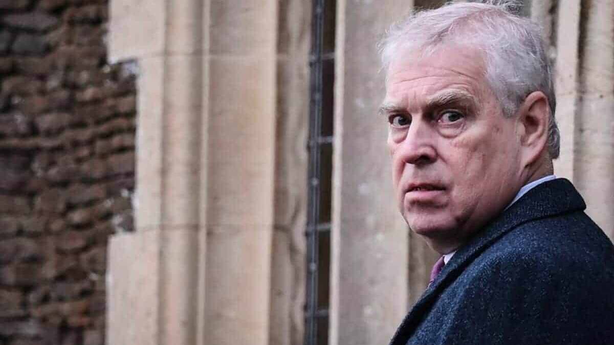 Queen Elizabeth backed Andrew&rsquo;s trade envoy role, documents reveal
