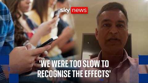 Experts warn of health risks linked to classroom screen use