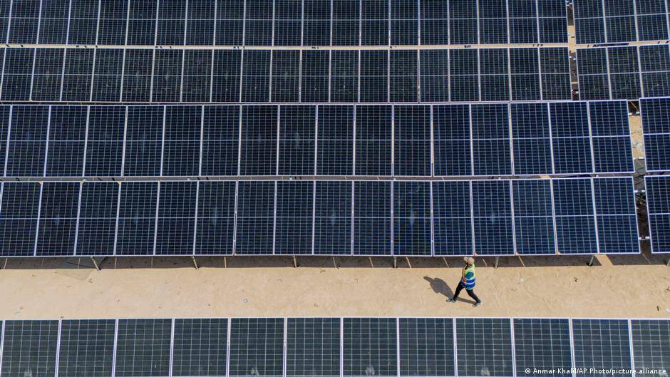 As hot summer, blackouts loom, Iraq looks to solar power