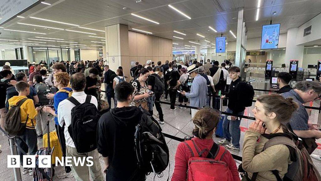 EU border delays 'not bearable' over summer, warns airport boss