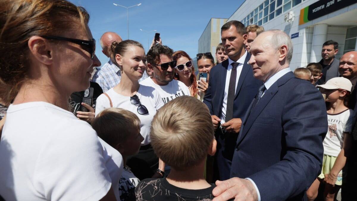 Japan protests Putin&rsquo;s first visit to disputed islands