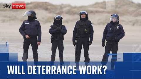 UK signs &pound;662m deal with France to stop Channel crossings with new riot police