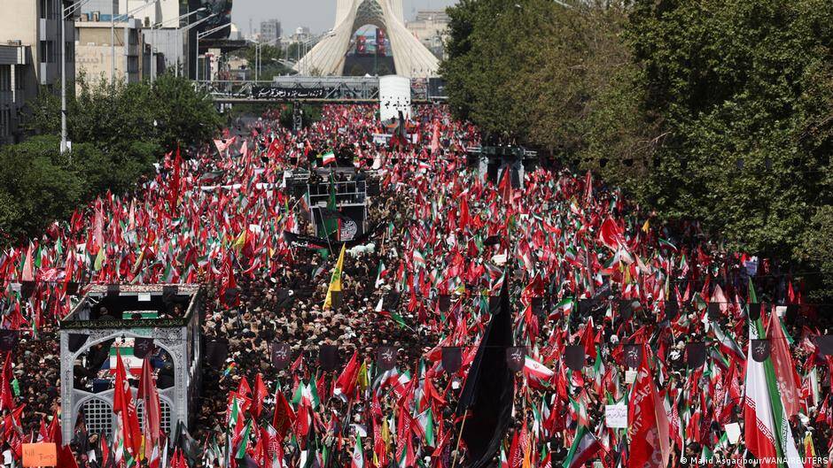 Iran: Millions flock to Ali Khamenei's funeral procession