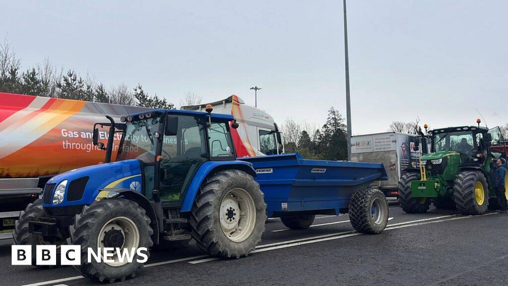 Hundreds of Irish forecourts run out of fuel as protests continue