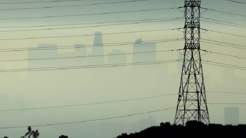 Blackout risk rises as heat wave stresses largest US electric grids