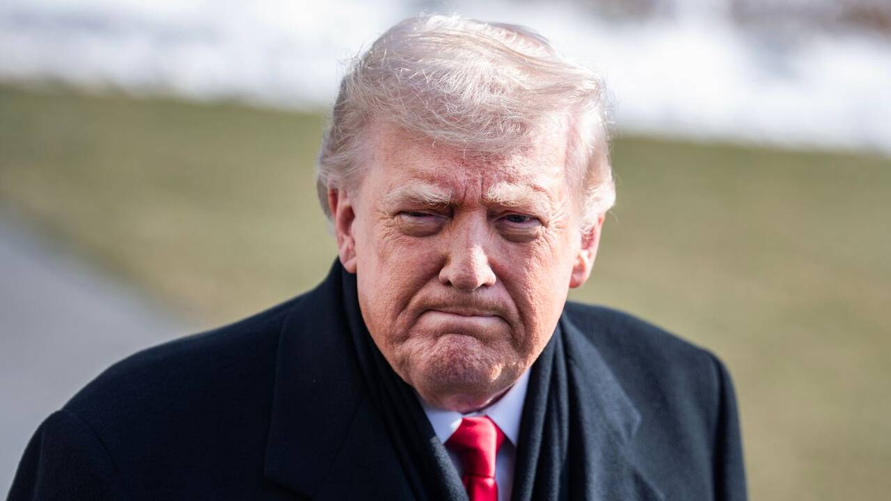 Trump wants to 'de-escalate' in Minneapolis - but says ICE victim shouldn't have carried gun