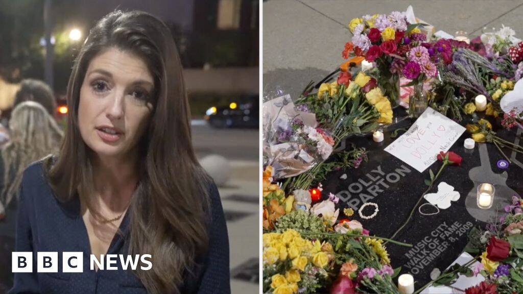 Watch Nashville fans lay flowers in tribute to Dolly Parton
