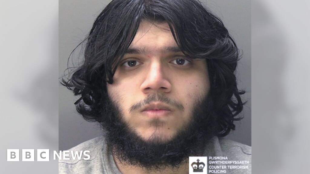 Man who tried to recruit child to Islamic State jailed