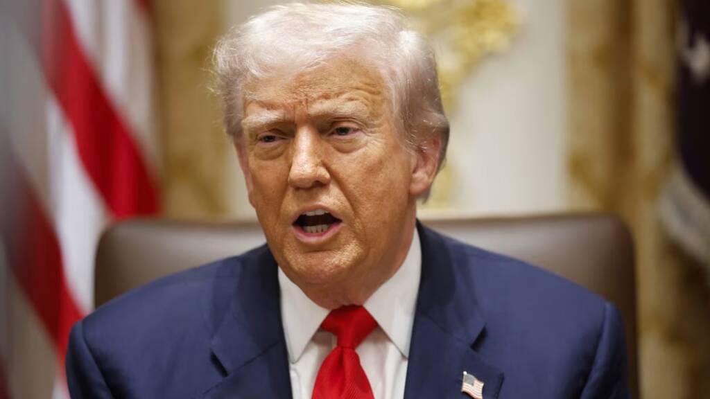 Trump Slams UK&rsquo;s Chagos Island Deal with Mauritius, Calls it &lsquo;Stupid&rsquo; and &lsquo;Weak&rsquo;