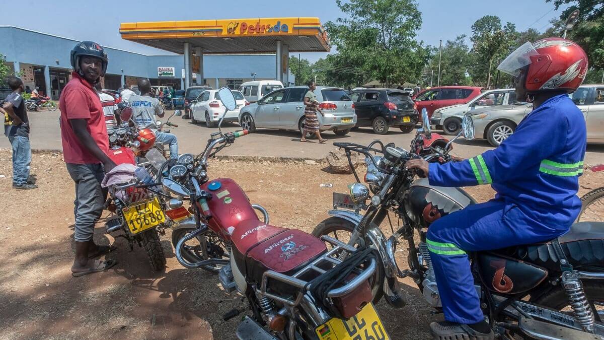 Malawi&rsquo;s fuel shortages, record prices deepen economic crisis