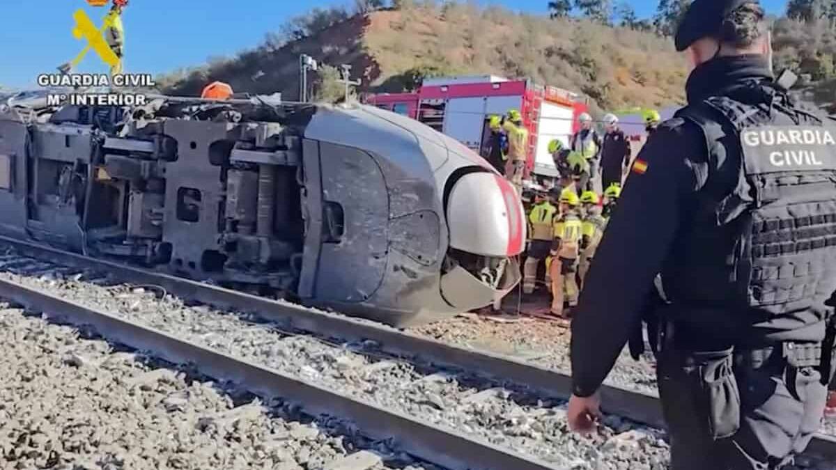 High-speed train collision in Spain kills 39, injures dozens